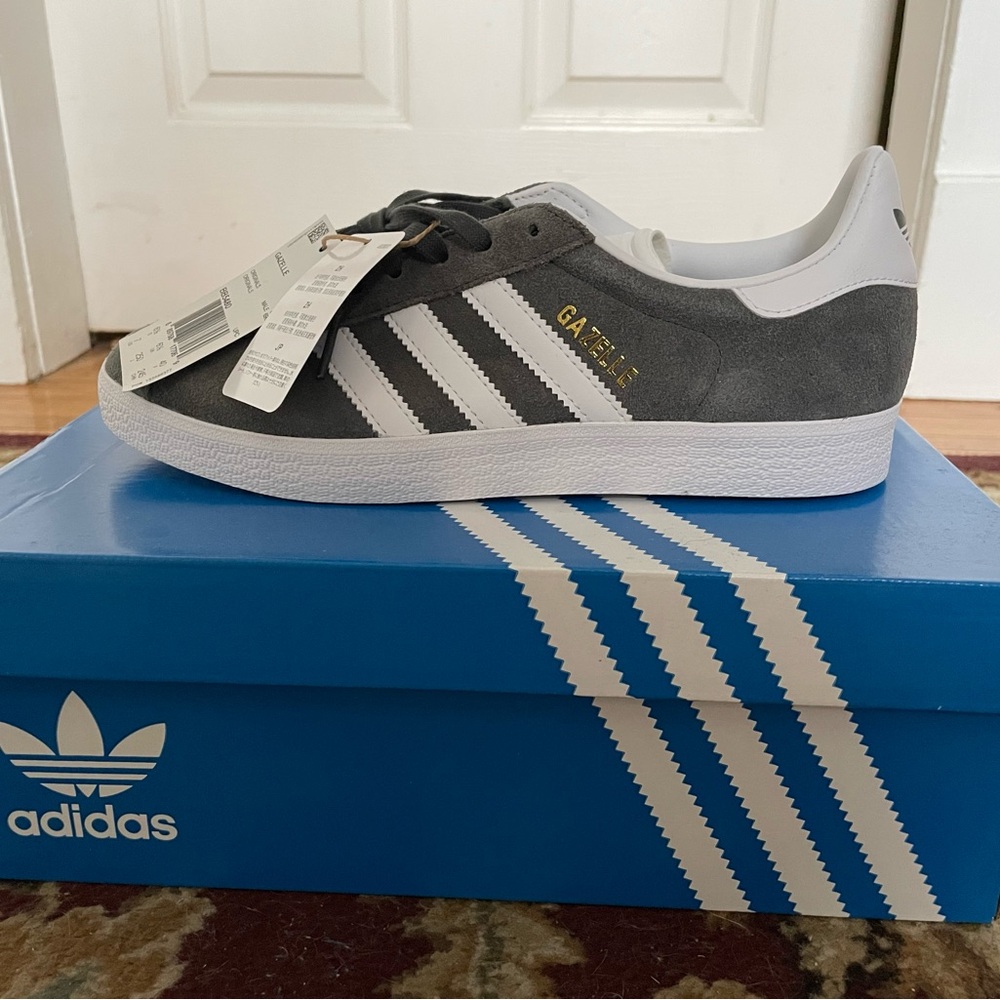 ADIDAS Gazelle, New with box, never worn, Size 8 women’s/ Size 7 Men’s